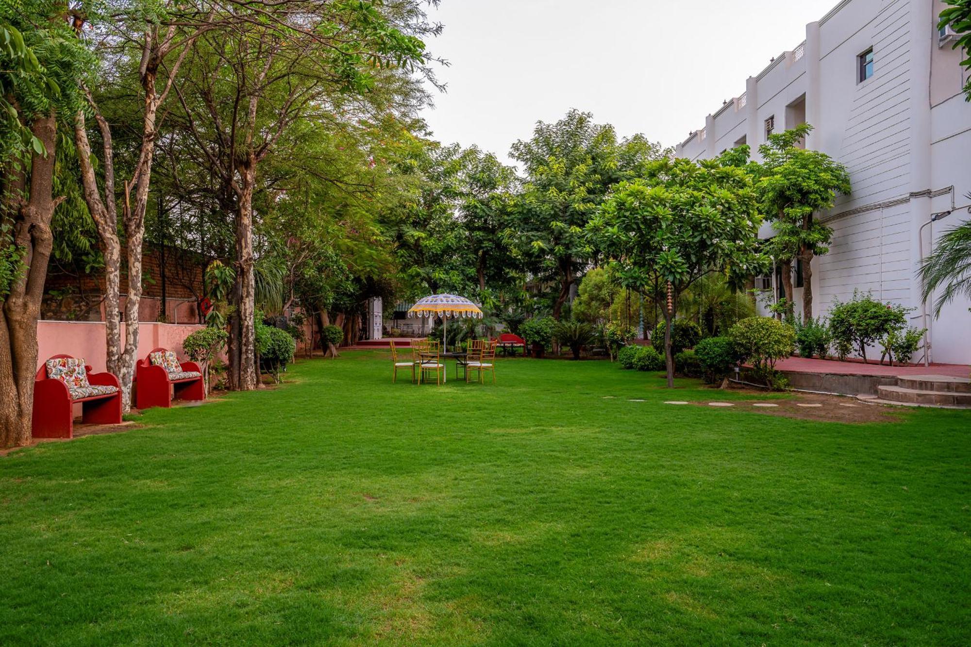 Nine Palms Resort Jaipur Extérieur photo